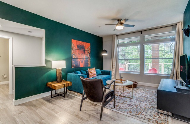 Beautiful 1BR in Champion City Park 7174
