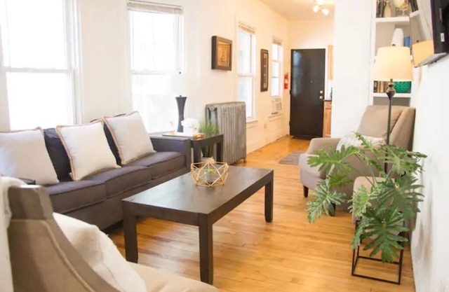 Beautiful 1st Floor Apartment & Amazing Shower