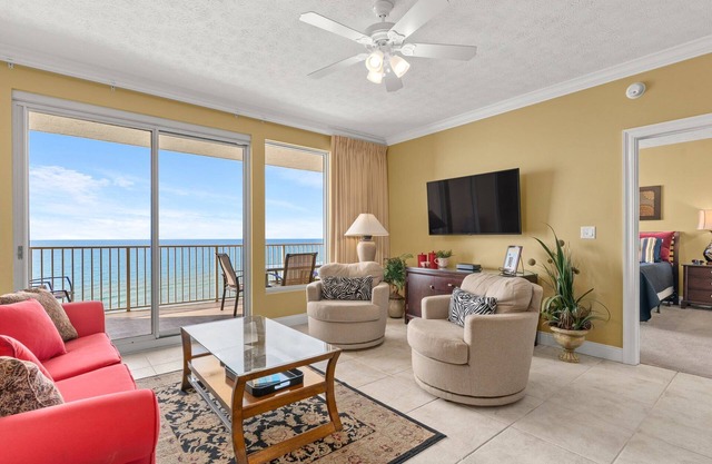 BEAUTIFUL 2 BD [DBL KING]/2 BA BEACH FRONT CONDO! FREE BEACH SERVICE, WIFI!