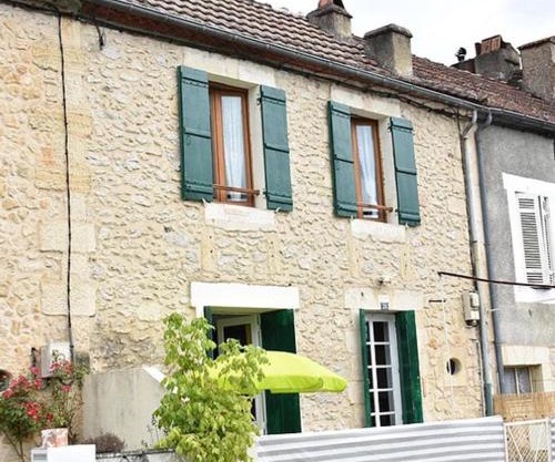 Beautiful 2-Bed Cottage in Le Bugue