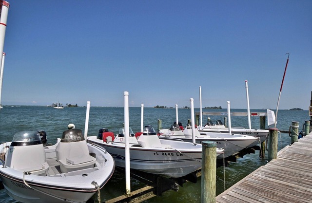 Beautiful 2 bedroom-1 bath on the River available 12/8/2023-12/15/2023