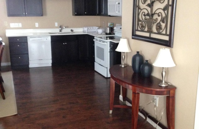 Beautiful 2 Bedroom Luxury Loft in the heart of Aurora