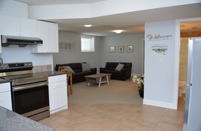Beautiful 2 bedroom place in Surrey