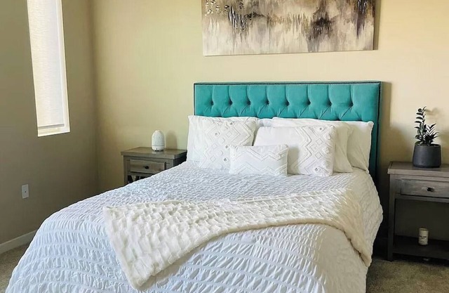 Beautiful 2 BR/2 BA luxe condo located in prime location near John Wayne airport
