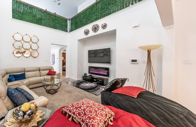 Beautiful 2 story luxury home in an upscale area!