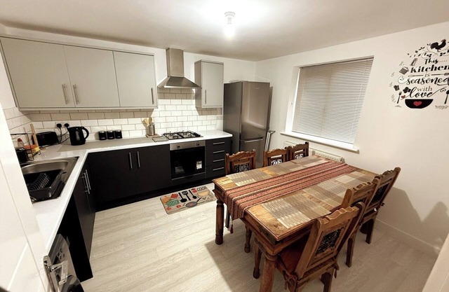 Beautiful 3-Bed Home - Quiet and Modern Retreat