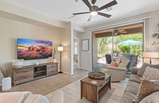 Beautiful 3 Bed Home with Backyard Oasis in Anthem Country Club w/free E-Bikes