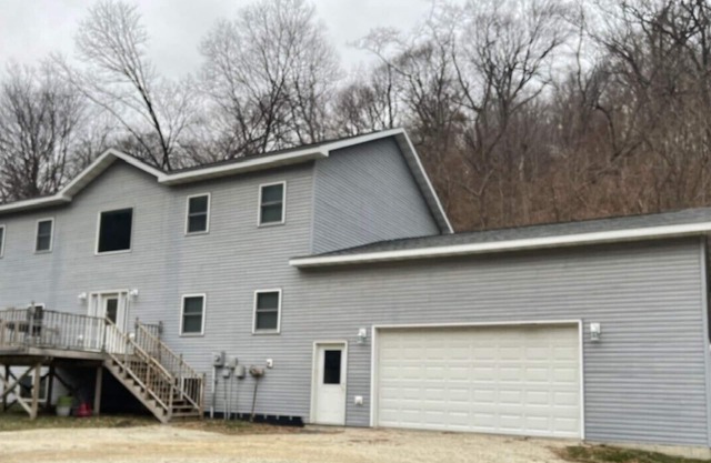 Beautiful 3 bedroom 2 bath home with 2,884 sq ft of living space