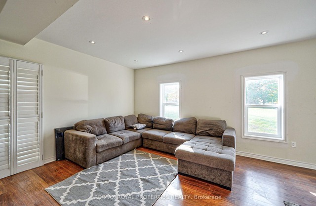 Beautiful 3 BR home in Pickering village near Stouffville