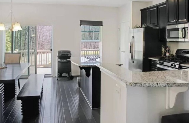 Beautiful 3 level one car garage townhome
