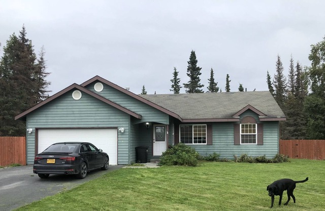 Beautiful 3bed/2bath close to Mouth of Kenai River, Beach, and downtown Kenai.