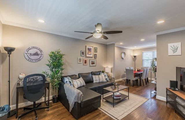 Beautiful 3br 2ba House cozy backyard CozySuites
