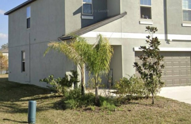Beautiful 4 bedroom, 2 1/2 bathrooms 2 story home