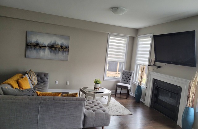 Beautiful 4 bedroom luxury home located in Thorold