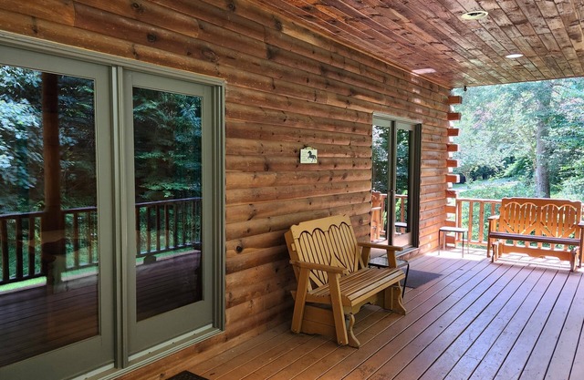 Beautiful 4-bedroom house with WiFi, AC in welcoming Fishs Eddy