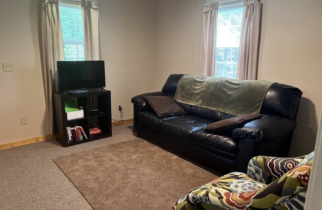 Beautiful 4 unit lodge w/Hot tub, WiFi, fire pits & pavilion area with grills