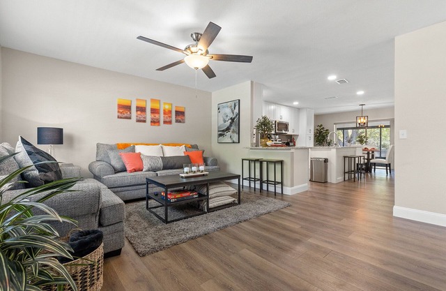 Beautiful 5 Beds, Fast Wifi/TV, Washer/Dryer