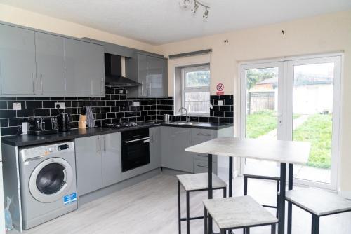 Beautiful 5 single bedroom house