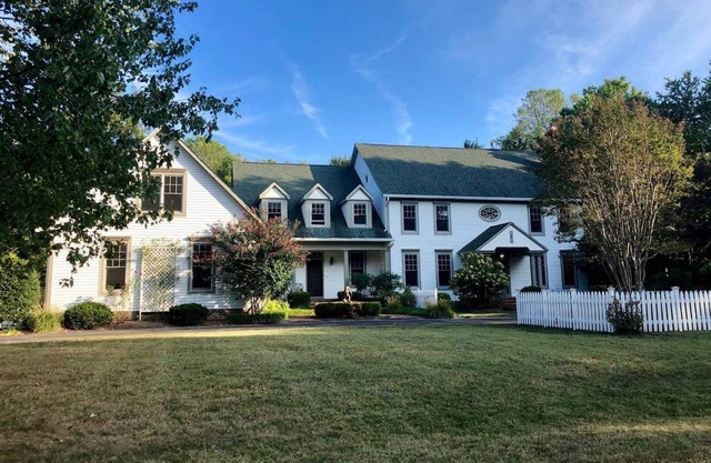 Beautiful 7BR home minutes from downtown Annapolis