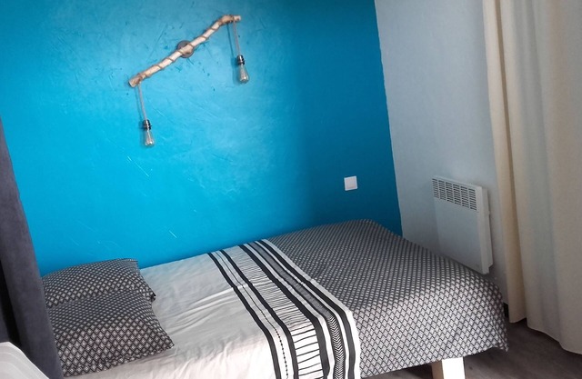 Beautiful apartment located canet beach center