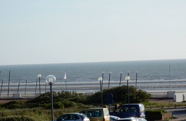 Beautiful apartment with sea view, 50 M from the beach, facing south, classified 3 *.