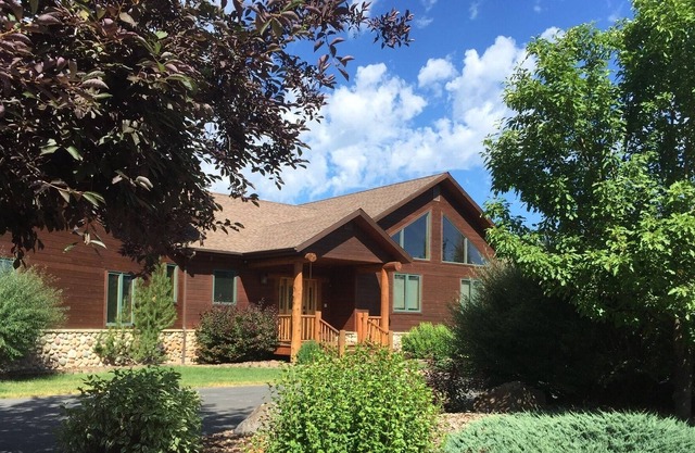 Beautiful Alpine Cabin with a brand new hot tub! Less than an hour to Jackson.