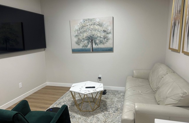 Beautiful and Cozy brand new 2-bedroom basement suite with WiFi in Edmonton