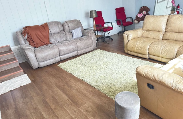 Beautiful and Spacious 3-bedroom apartment in charming Bowling Green.