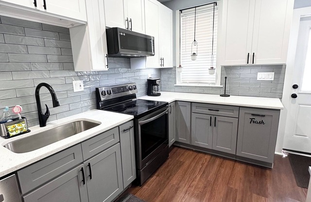 Beautiful and spacious home for your getaway!