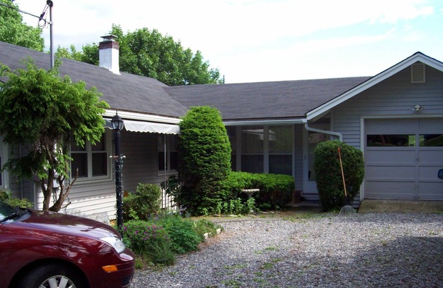 Beautiful and spacious 4 bedroom, 3 bath house with full water view