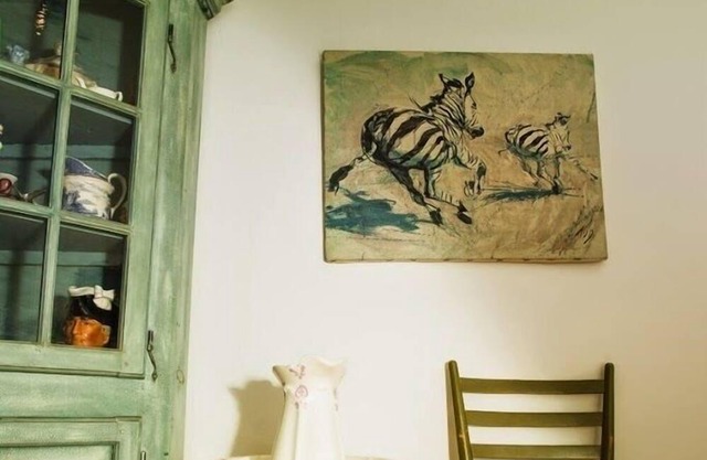 Beautiful Antique furnished apartment next to the Lachine canal.Close to airport