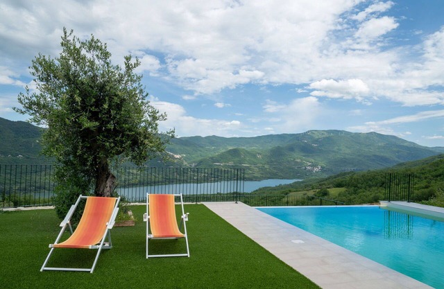 Beautiful apartment for 4 people with pool, WIFI, A/C, TV, balcony, pets allowed and parking