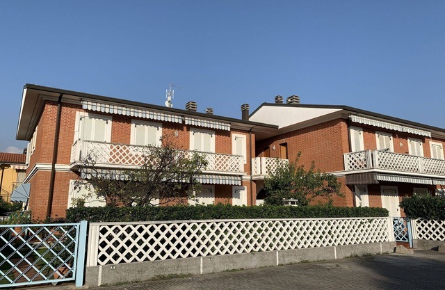Beautiful apartment for 5 guests with TV, terrace and parking, close to Forte Dei Marmi