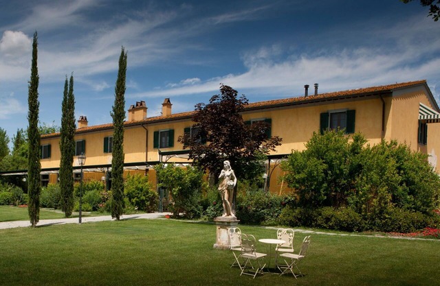 Beautiful apartment for 4 people with WIFI, pool, TV and parking