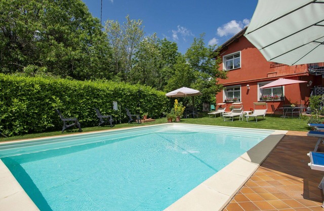 Beautiful apartment for 7 people with pool, WIFI, TV, terrace, pets allowed and parking