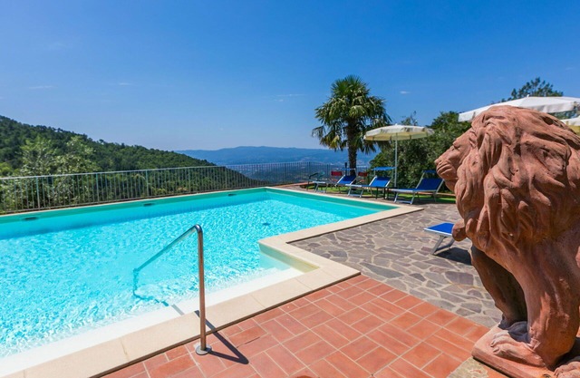 Beautiful apartment for 7 guests with pool, WIFI, TV, panoramic view and parking
