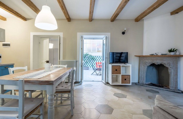Beautiful apartment for 4 guests with WIFI, TV, terrace, pets allowed and parking