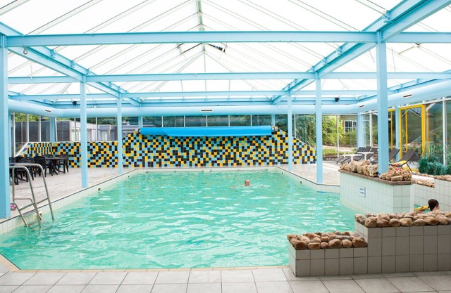 Beautiful apartment in villa for 4 guests with WIFI, pool, TV and terrace