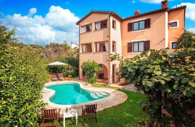Beautiful apartment in Pula with WiFi