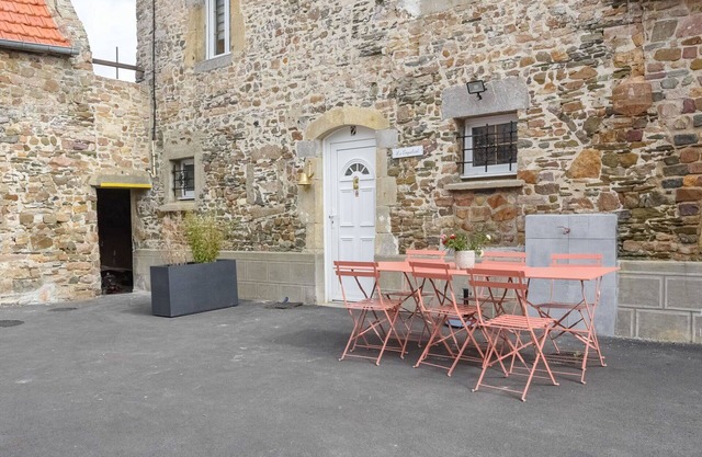 Beautiful apartment in villa for 4 guests with WIFI and pets allowed