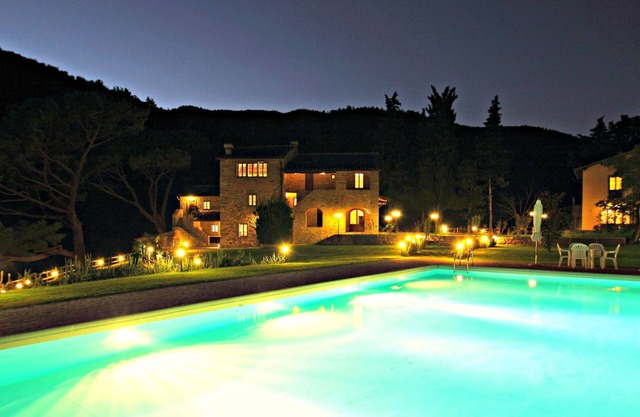 Beautiful apartment for 4 people with WIFI, pool, TV, pets allowed and parking