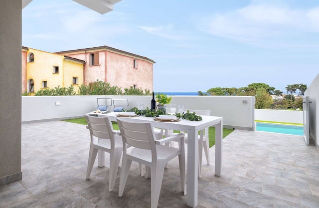 Beautiful apartment for 6 people with pool, WIFI, A/C, TV, patio, pets allowed and parking