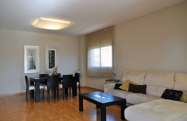 BEAUTIFUL APARTMENT WITH LARGE TERRACE IN SALOU