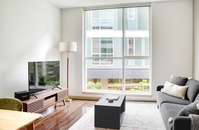 Beautiful Ballard 1BR w/W/D, BBQ & Gym, near Waterfront, by Blueground
