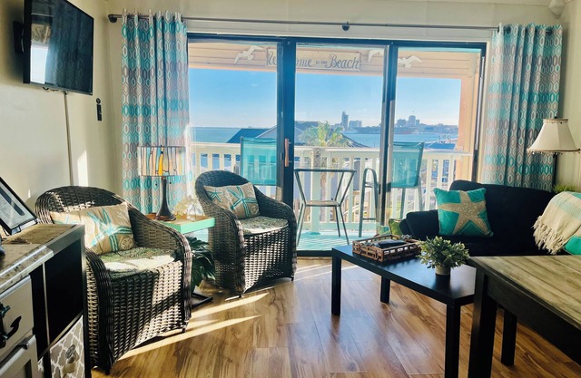Beautiful Bayfront Water View