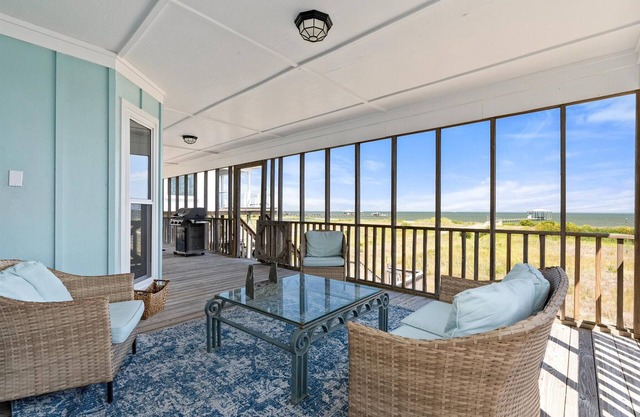 Beautiful Bayside Beach Views!