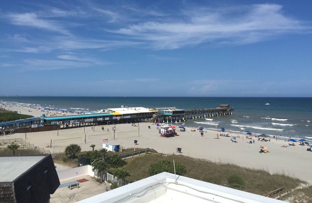 Beautiful Beach Escape - Just Steps Away From Pier