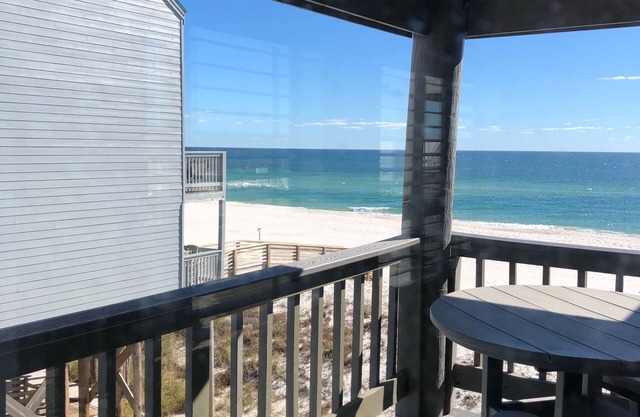 Beautiful Beachfront Haven!