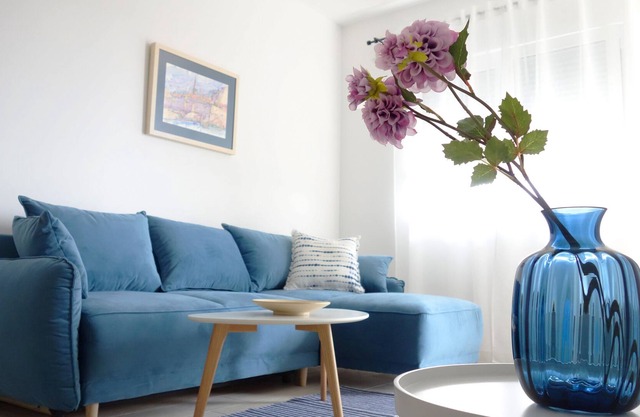 Beautiful Blue Sea view apartment with free parking