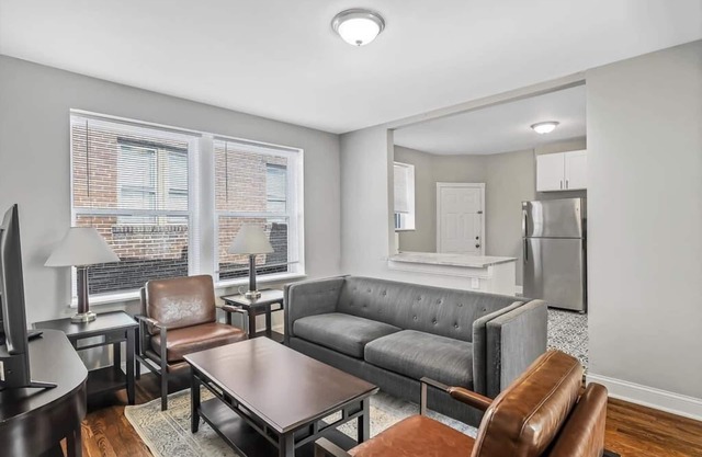 Beautiful, Brand New Tower Grove Unit! 2n